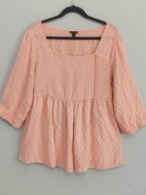 Torrid Smocked Balloon Sleeve Eyelet  Babydoll Peasant Peach Top Size 2